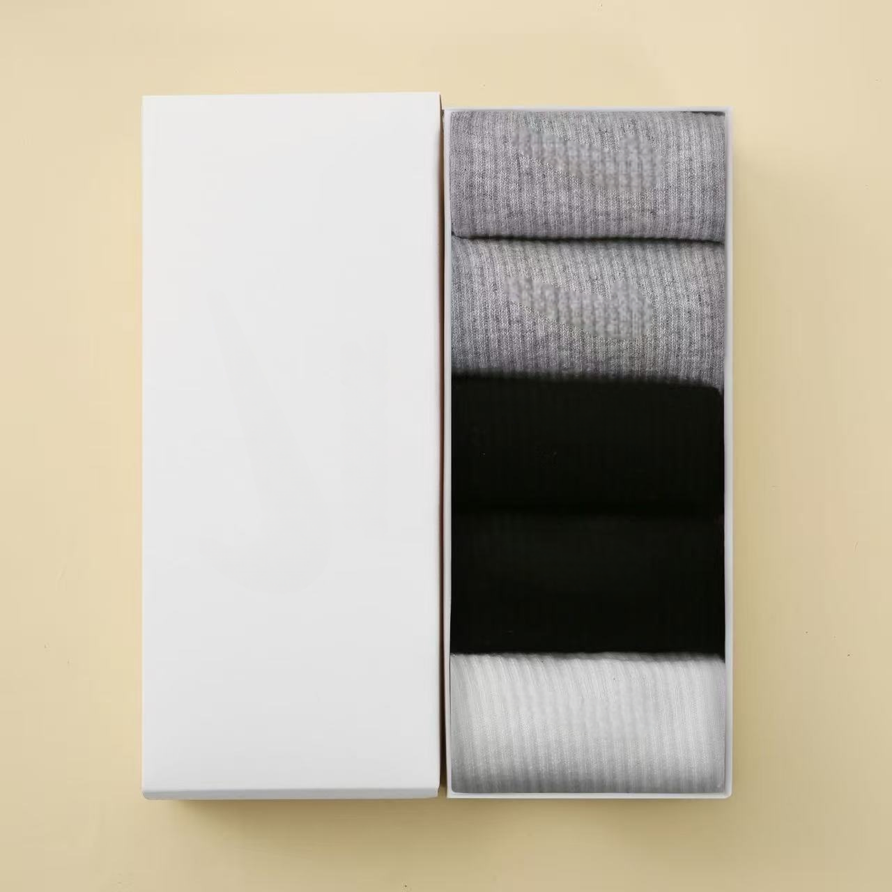 Leisure breathable sweat absorbing sports socks E1297