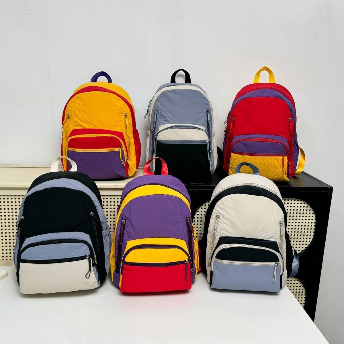Popular backpack with large capacity on both shoulders  E1424