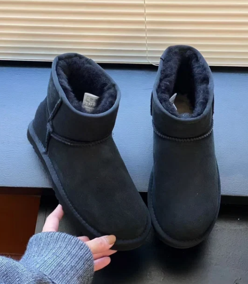 Snow boots with plush anti slip shoes   E535