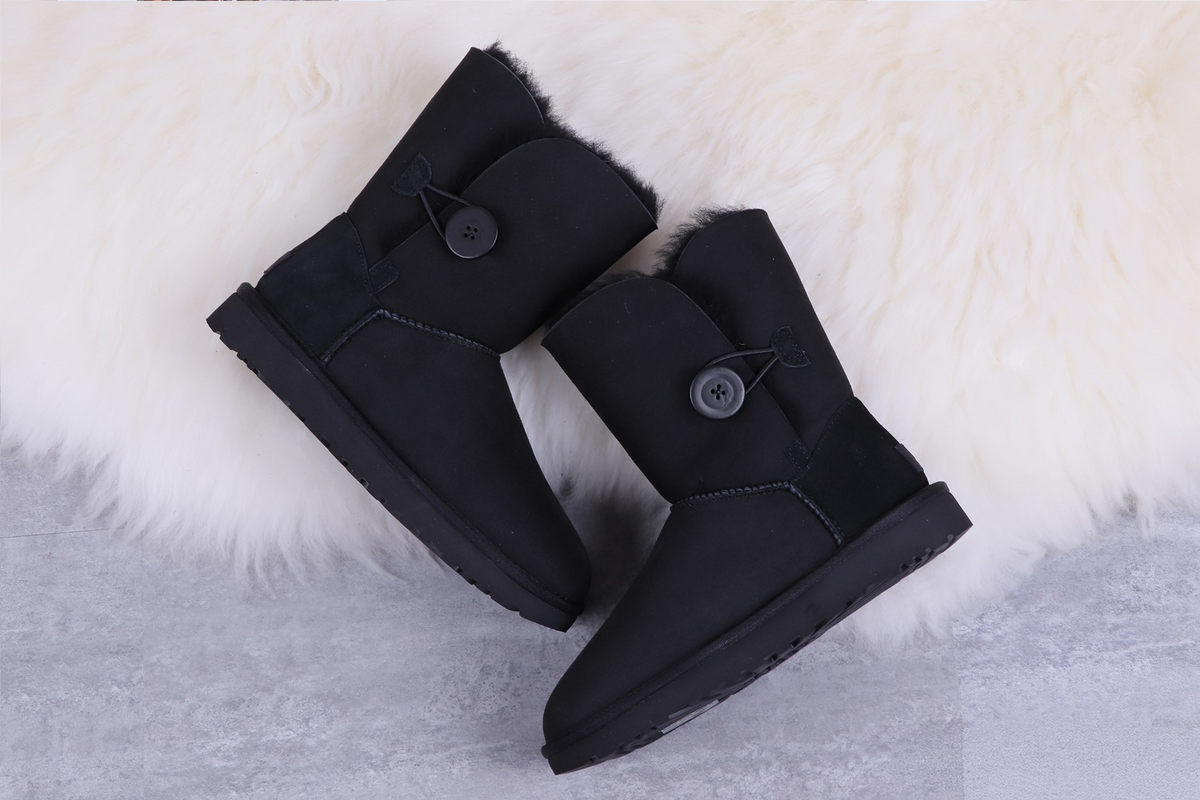 Versatile thickened and plush boots  E695