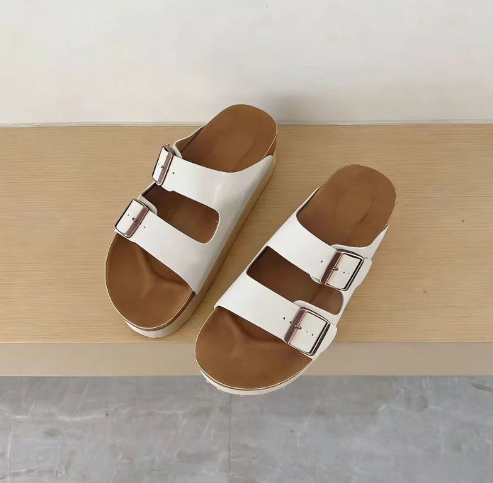 Thick soled sandals without heels for outdoor wear   E1084