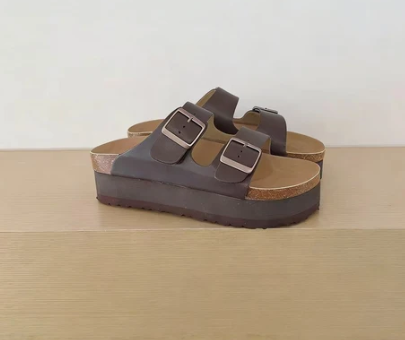 Thick soled sandals without heels for outdoor wear   E1084