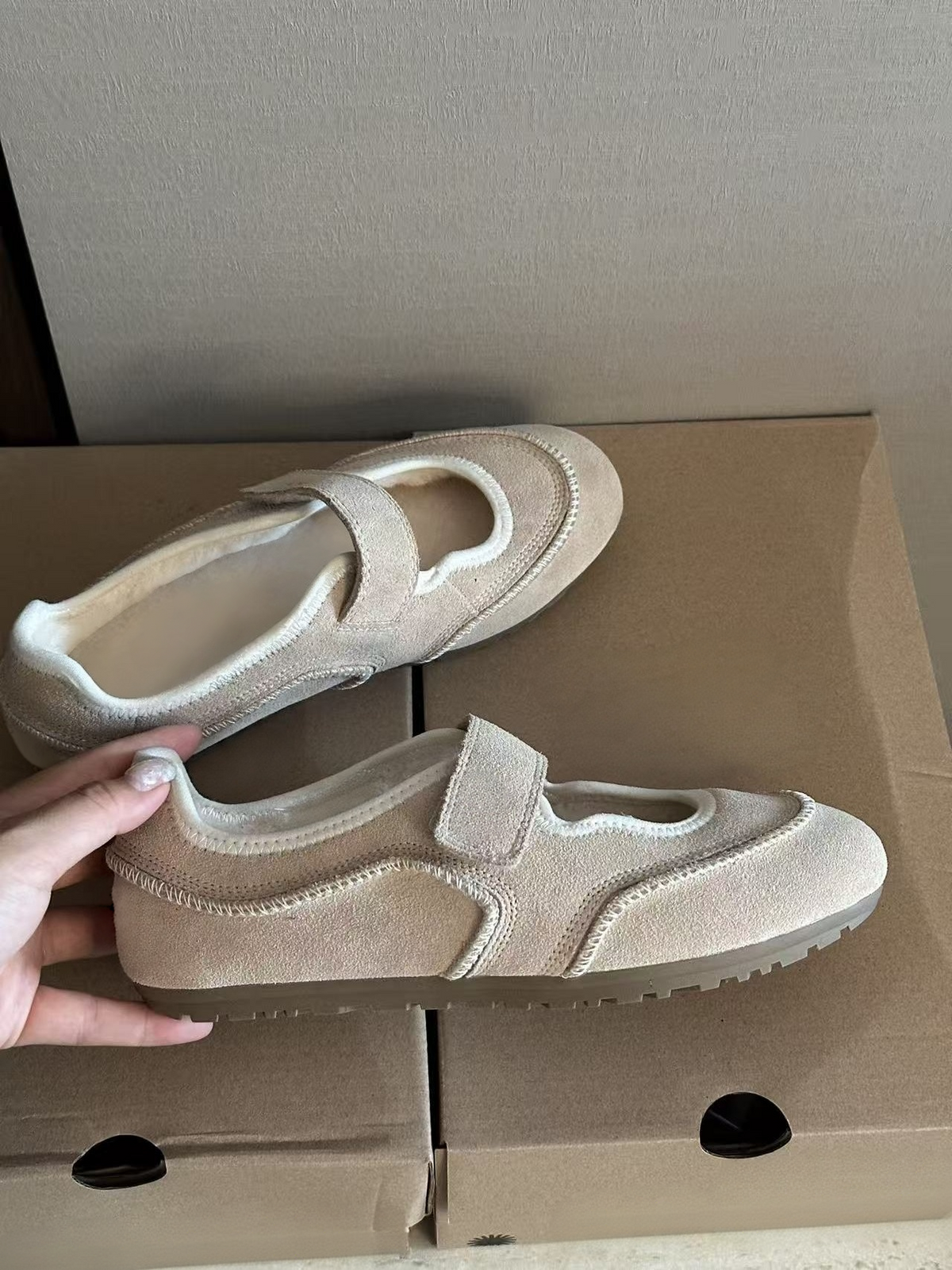 Popular women's Velcro low cut shoes   E1457