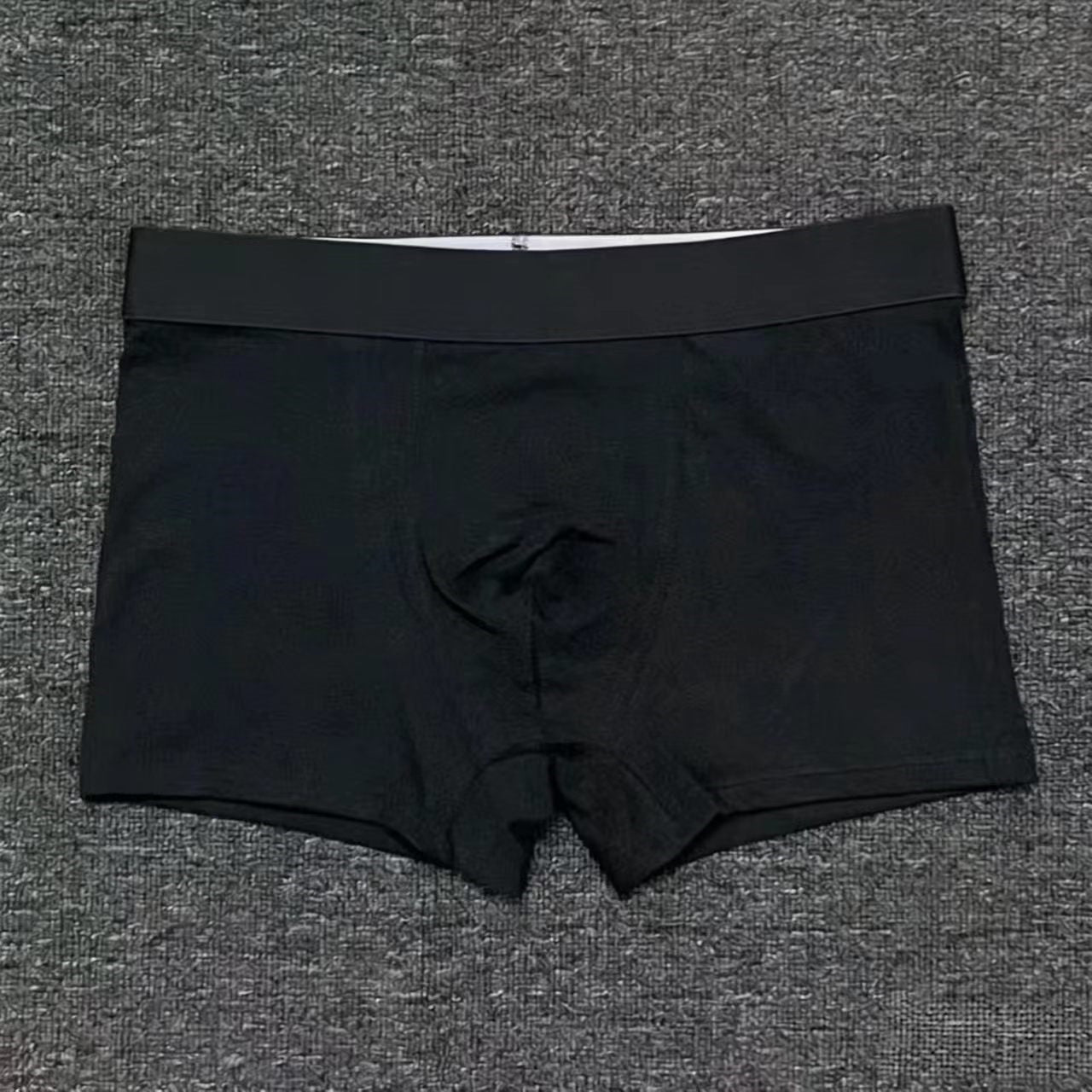 Men's breathable flat angle sports shorts  E1338