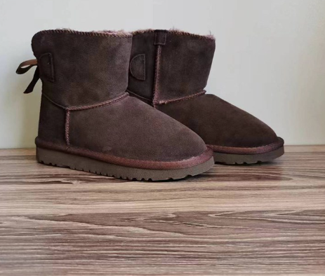 Comfortable  minimalist and warm boots  E529
