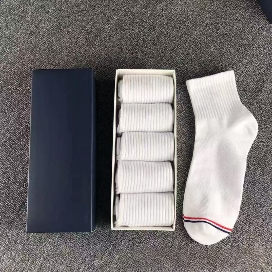 Leisure breathable sweat absorbing sports socks   E1296