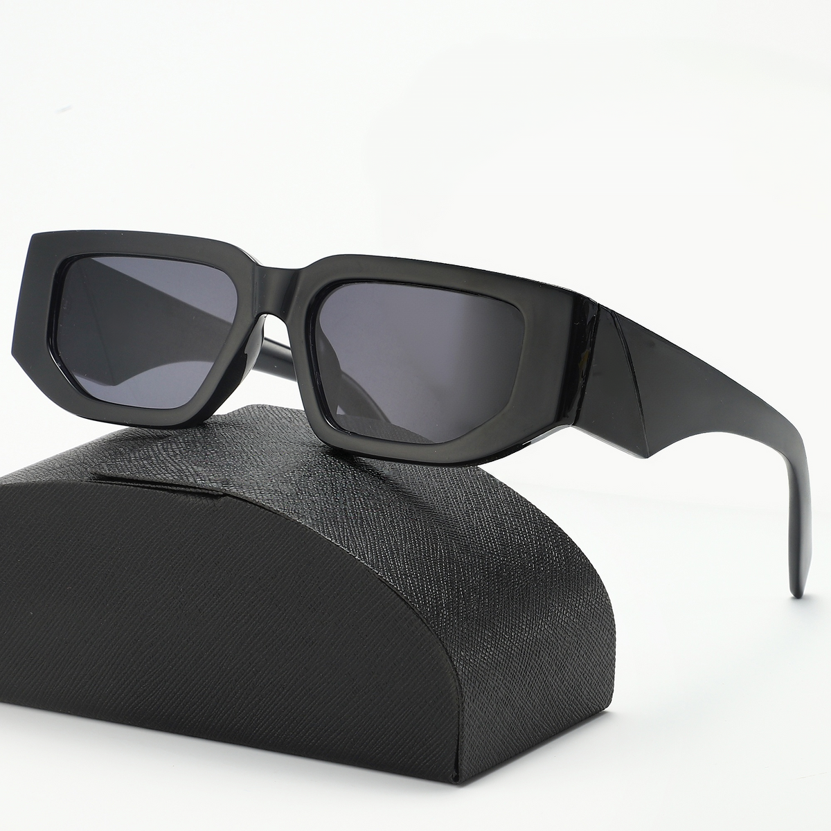 Fashionable and casual versatile blackout sunglasses   E1417
