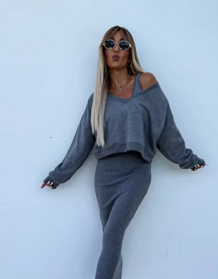 Popular long sleeved hoodie and long skirt set  E203