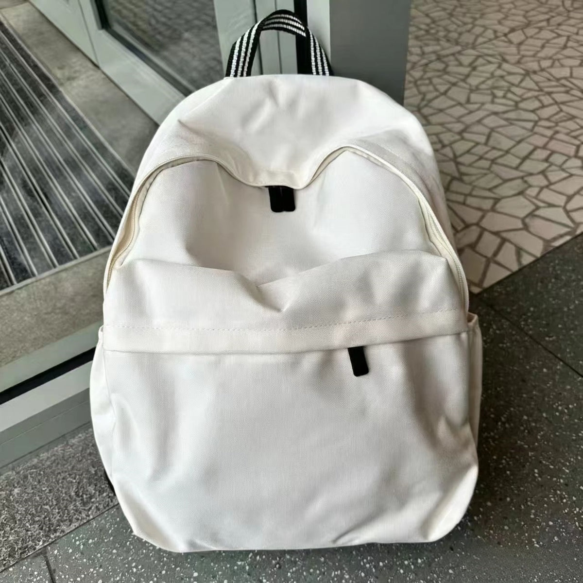 Backpack with large capacity for both shoulders  E1397