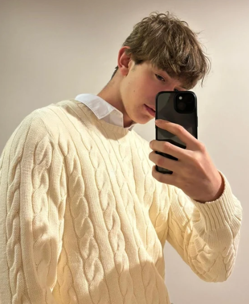 Men's knitted sweater with long sleeves and loose fit   E877