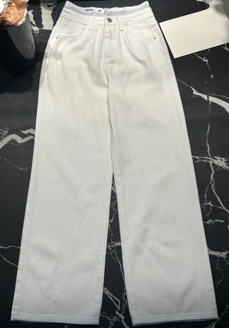 High waisted, loose and wide leg  jeans  E853