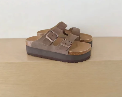 Thick soled sandals without heels for outdoor wear   E1084