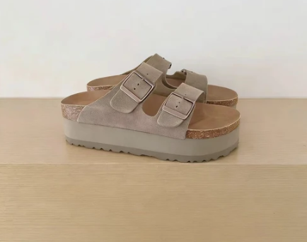 Thick soled sandals without heels for outdoor wear   E1084
