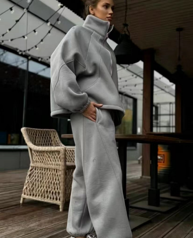 Simple and trendy casual sports set E1461