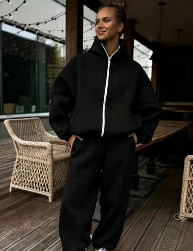 Simple and trendy casual sports set E1461