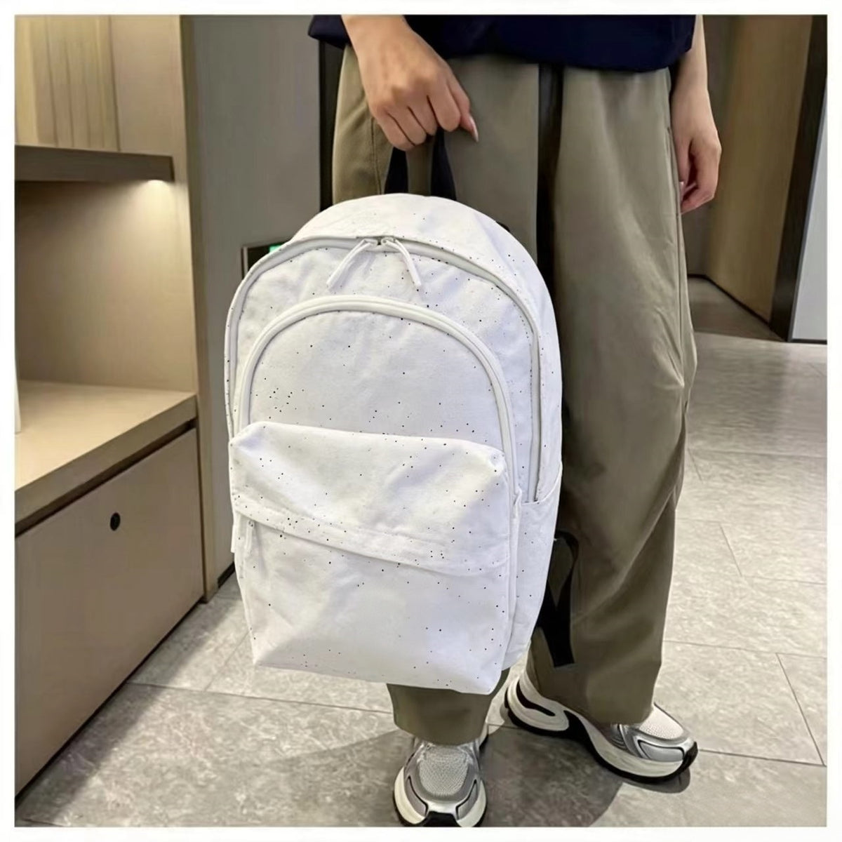 Fashionable, simple and versatile backpack with both shoulders  E1401