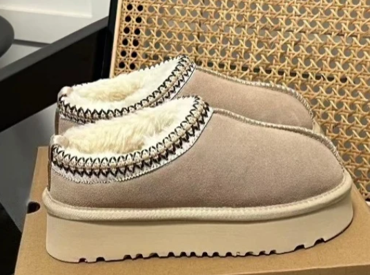 Anti slip thick soled shoes made of popular cotton    E648